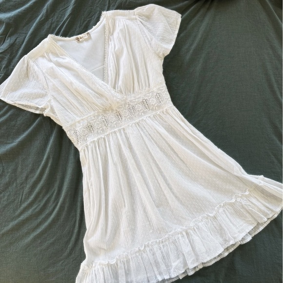 Altar’d State Womens Medium White Flutter Sleeve Boho Mini Dress - Picture 2 of 7
